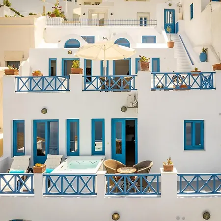 Golden Grey Goose * Fira (Santorini)